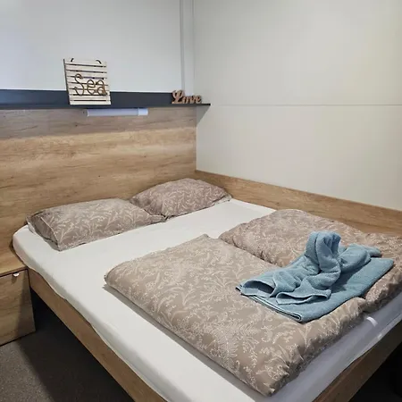 Mobile Katja アパート スヴェティ・ペタル